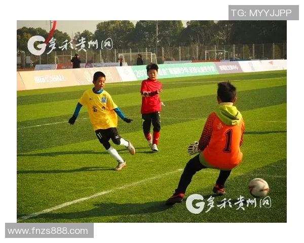 足球小涛的成长之路：从小球员到梦想成真的传奇故事